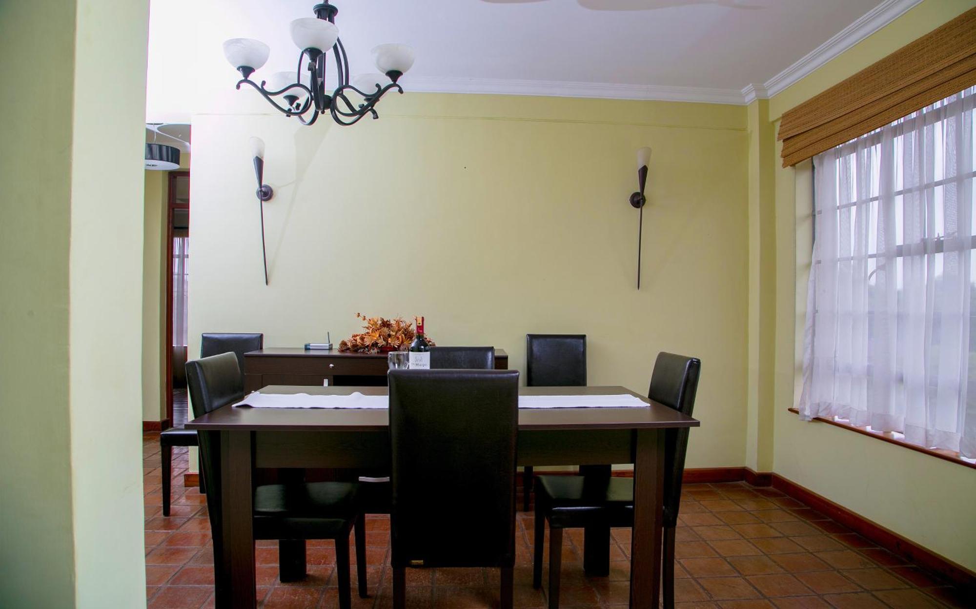 Batians Apartment Hotel Найроби Номер фото